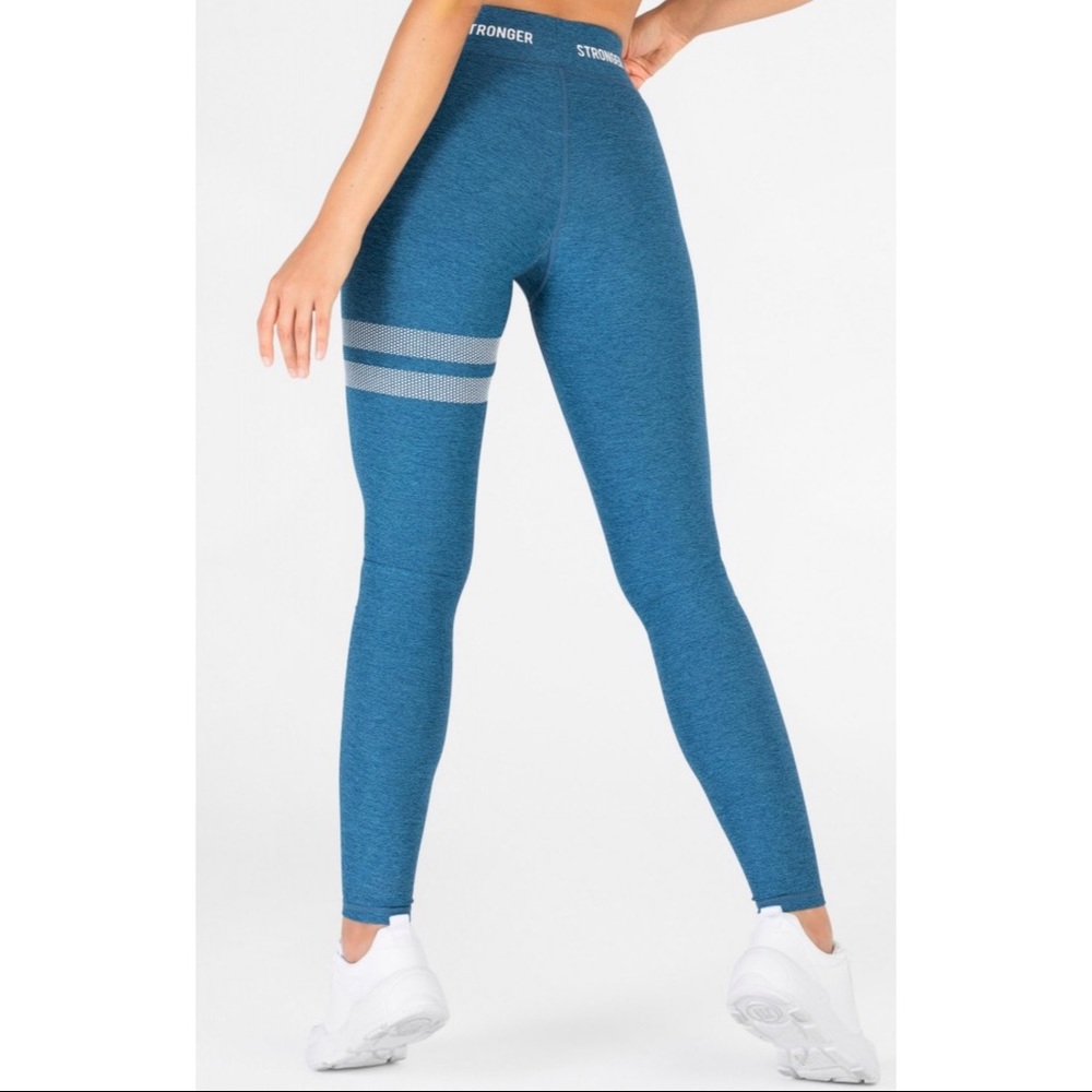 STRONGER MANTRA Legging